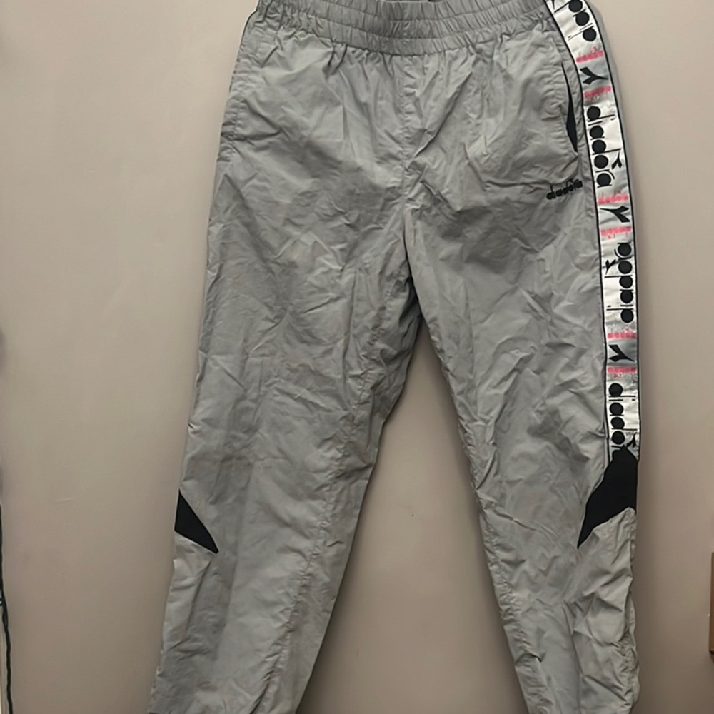 Size S  unisex Vintage Diadora windbreaker pants